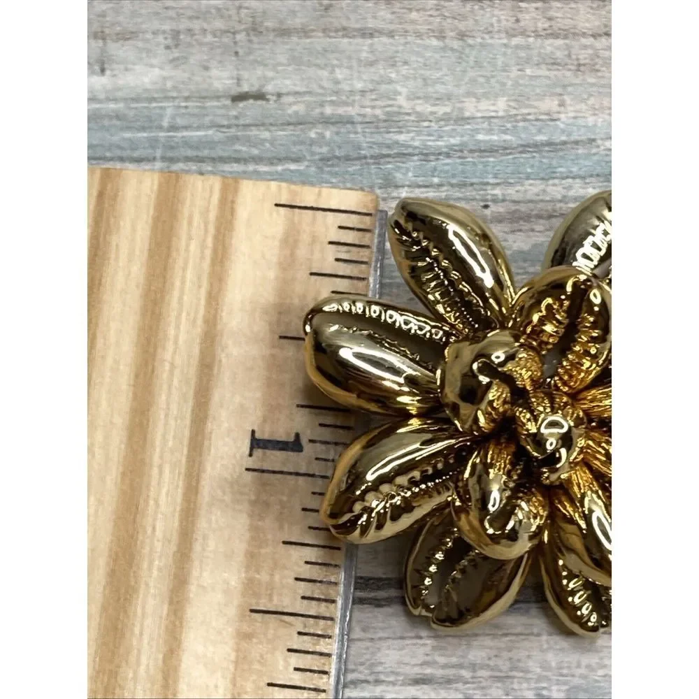 Cluster Sea‎ Shell Earrings Gold Tone Dipped Pierced NWOT Unbranded Flower